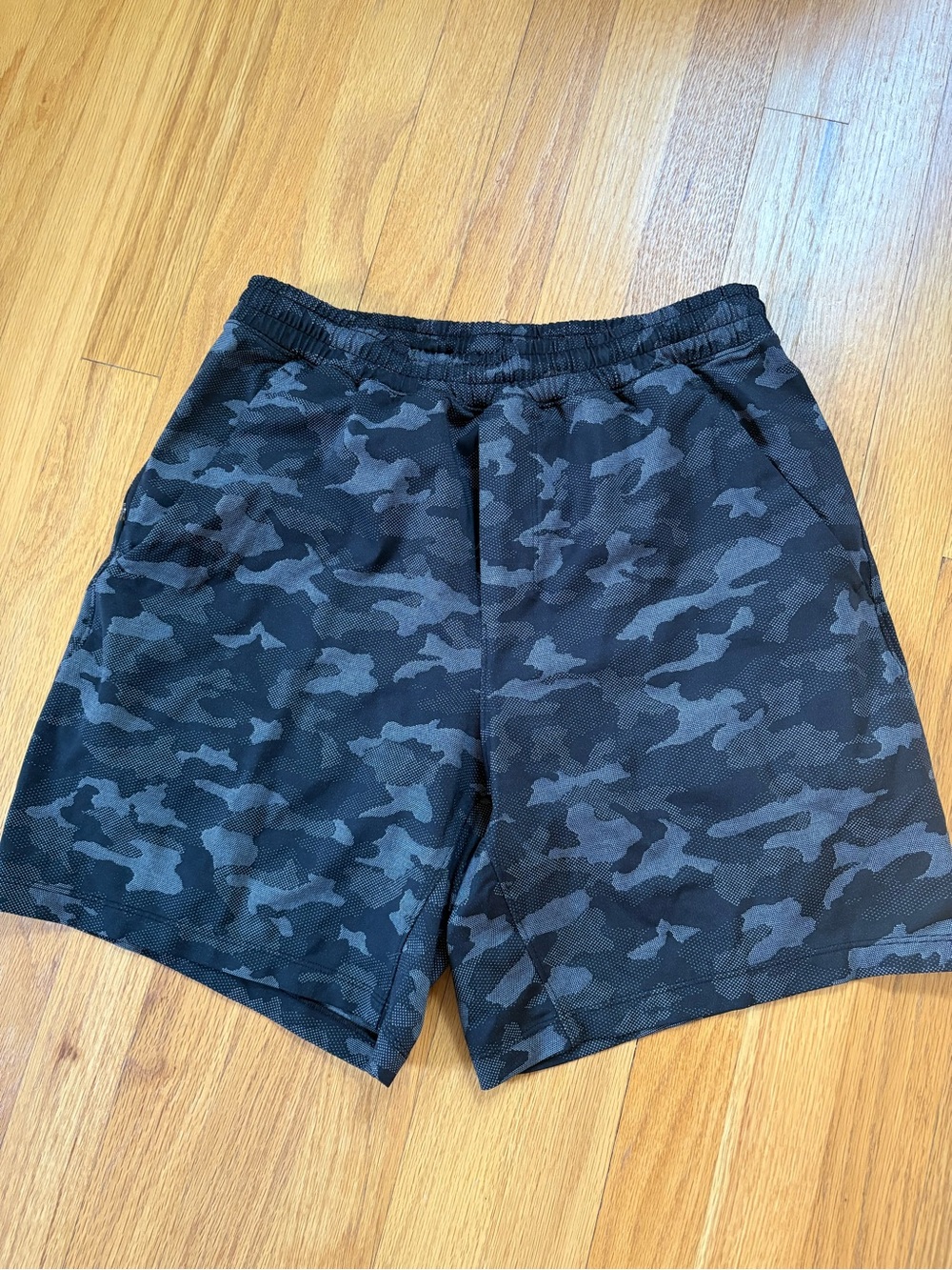 Men's Lululemon Black Camo Athletic Shorts